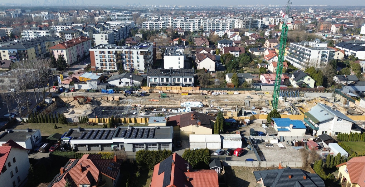 Ustawiliśmy żurawia nr 1, prace nabierają tempa!